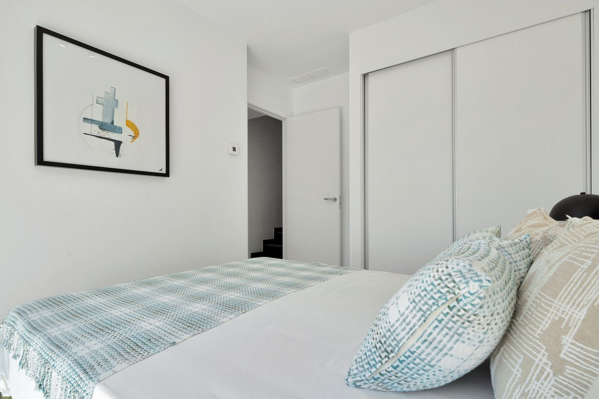 3 Bed, 3 Bath, ApartmentFor Sale, Los Monteros, Malaga