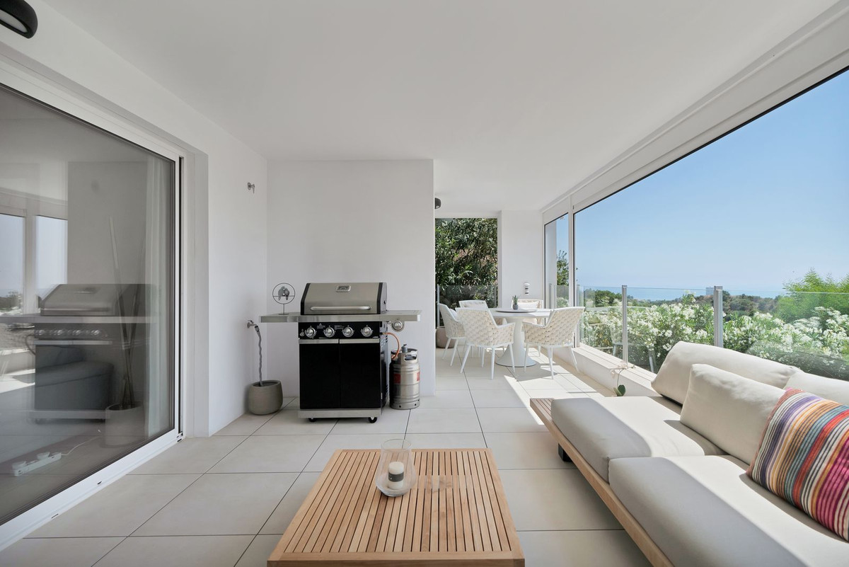 3 Bed, 3 Bath, ApartmentFor Sale, Los Monteros, Malaga