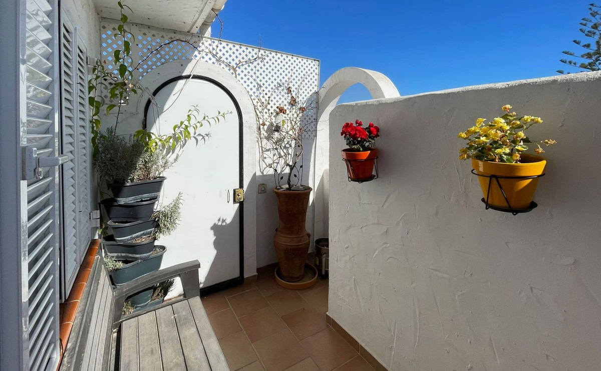 3 Bed, 2 Bath, ApartmentFor Sale, Marbella, Malaga