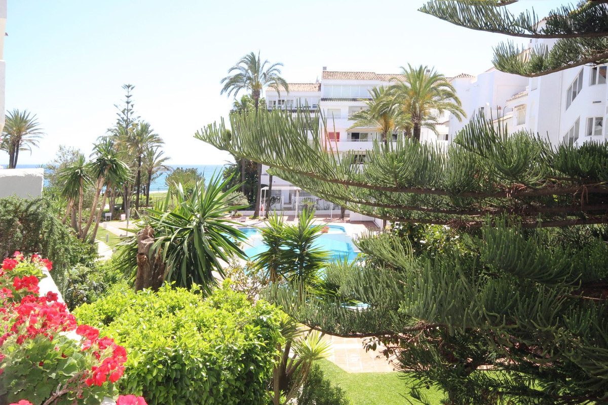 3 Bed, 2 Bath, ApartmentFor Sale, Marbella, Malaga