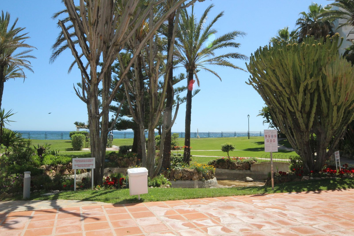 3 Bed, 2 Bath, ApartmentFor Sale, Marbella, Malaga