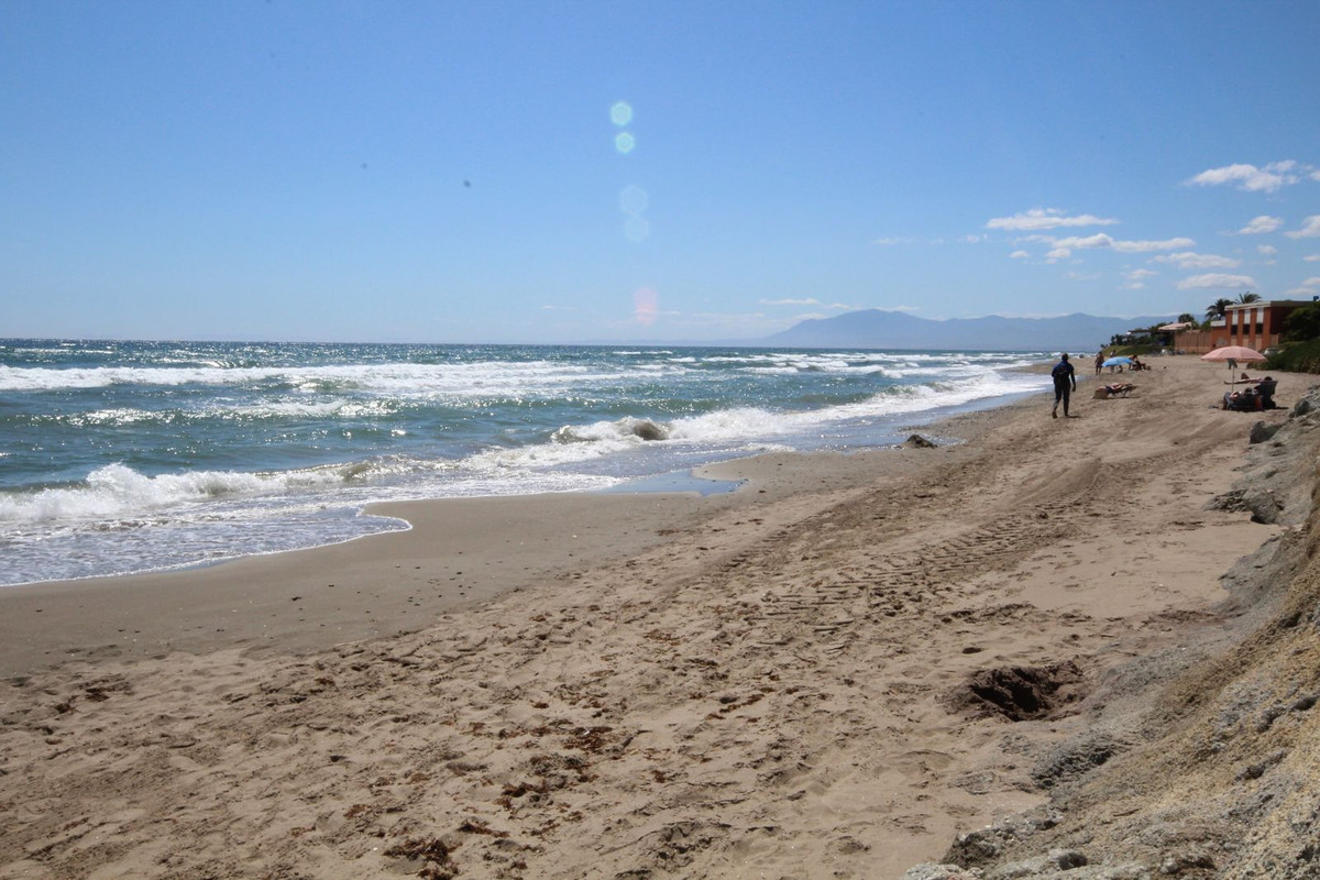 3 Bed, 2 Bath, ApartmentFor Sale, Marbella, Malaga