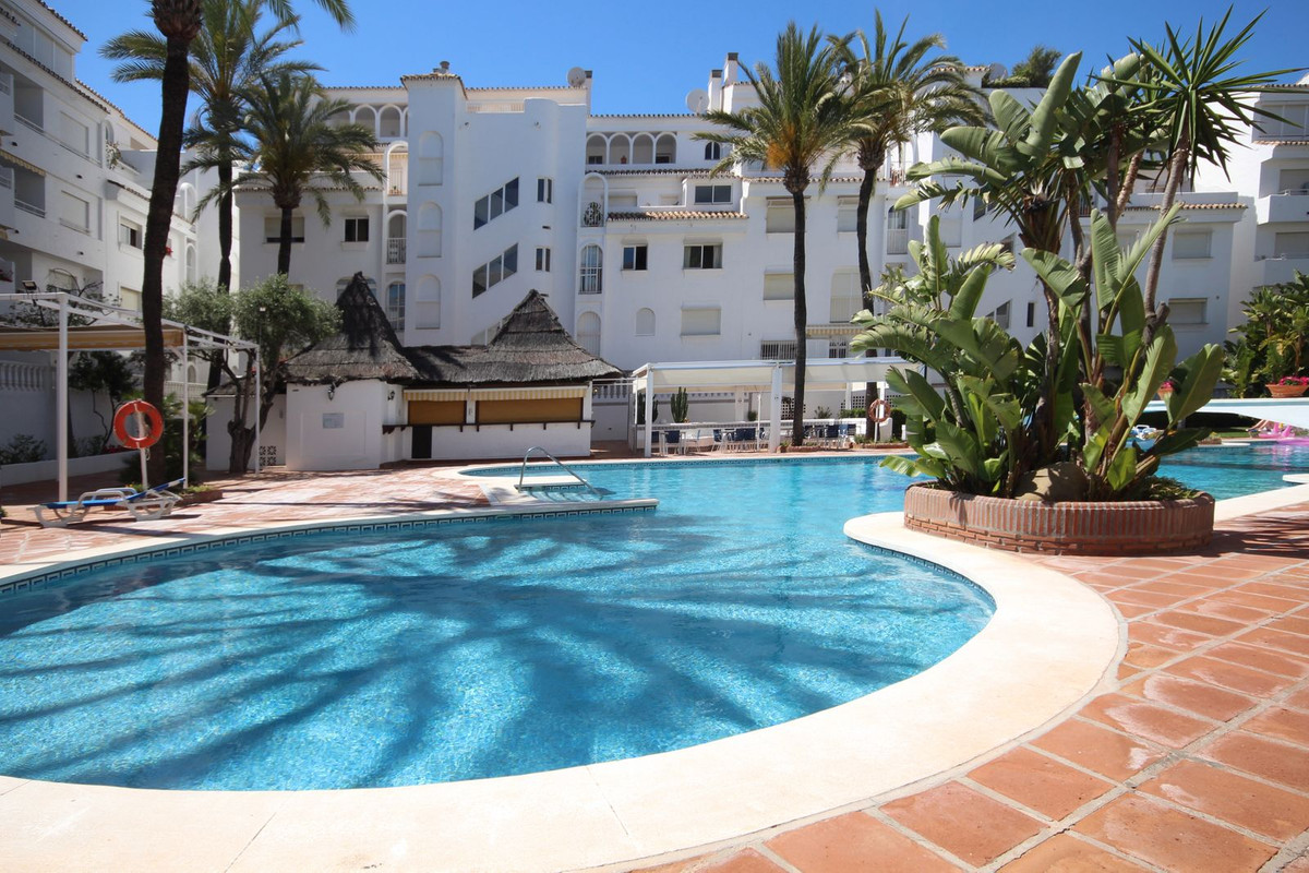 3 Bed, 2 Bath, ApartmentFor Sale, Marbella, Malaga
