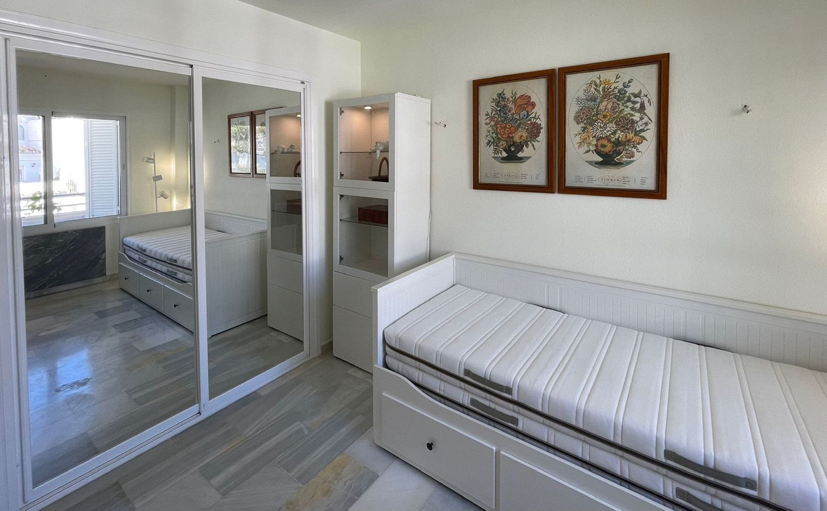 3 Bed, 2 Bath, ApartmentFor Sale, Marbella, Malaga