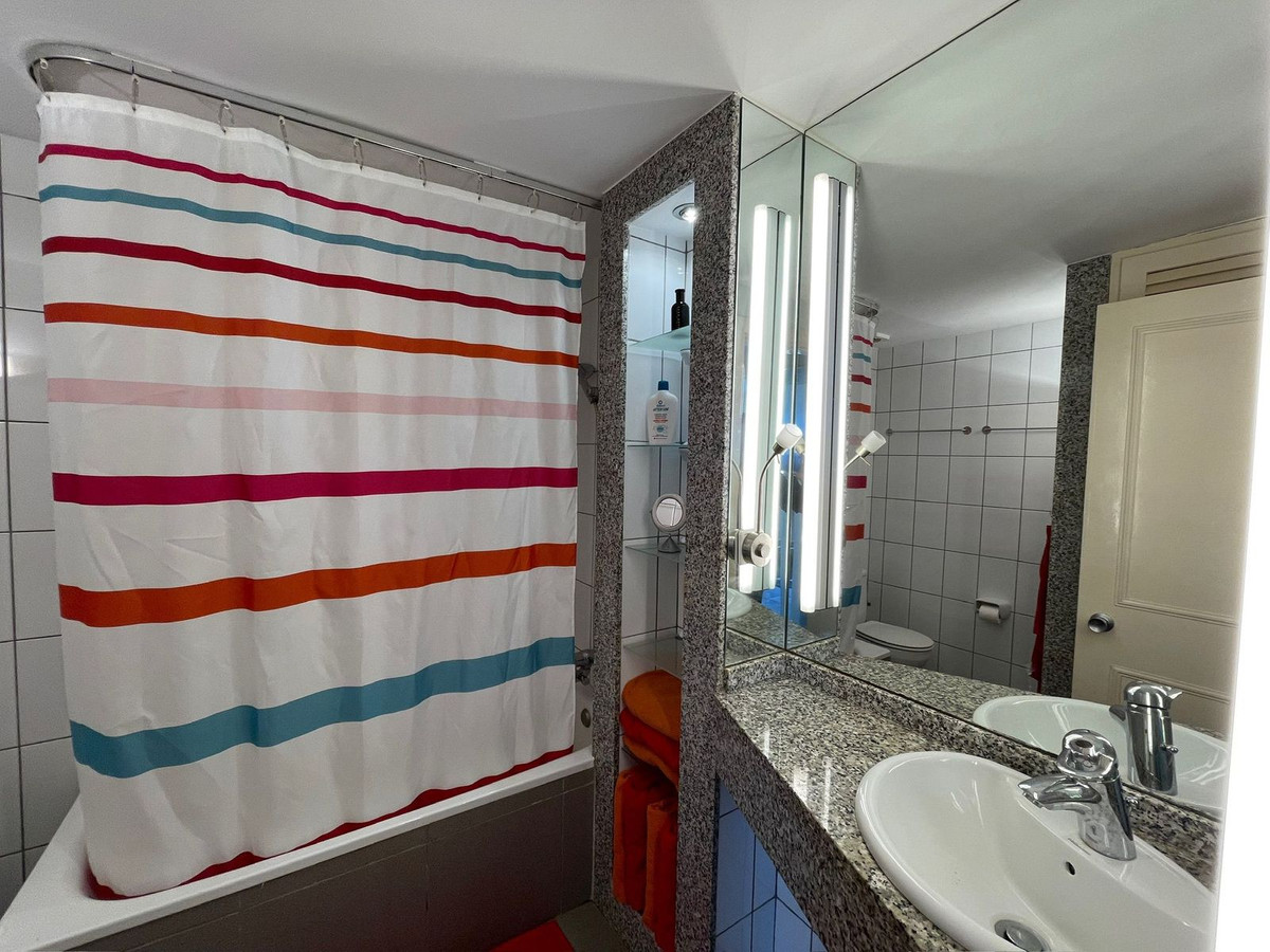 3 Bed, 2 Bath, ApartmentFor Sale, Marbella, Malaga