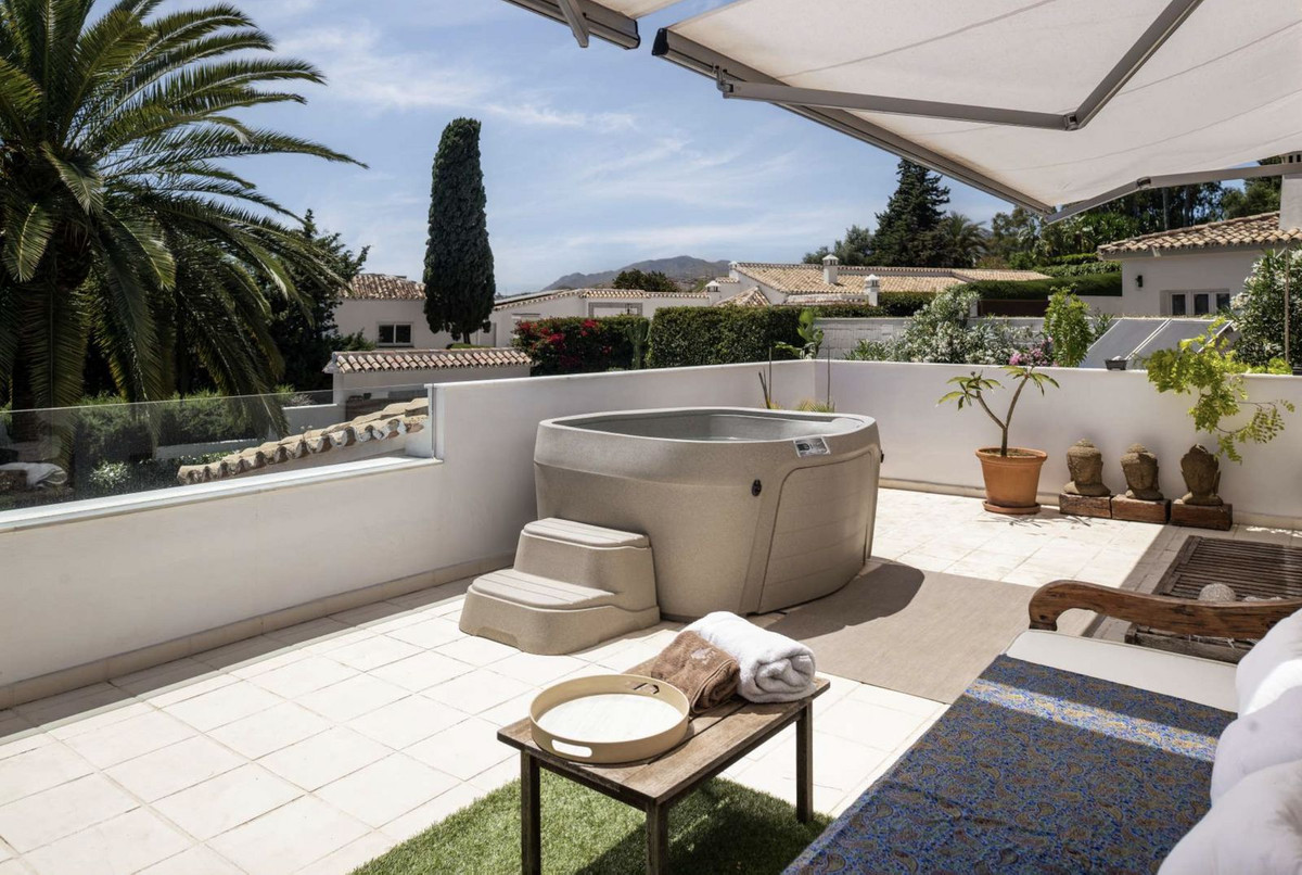 3 Bed, 2 Bath, HouseFor Sale, La Quinta, Malaga