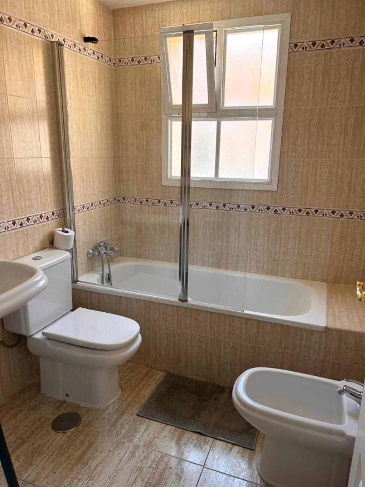 1 Bed, 1 Bath, ApartmentFor Sale, Fuengirola, Malaga