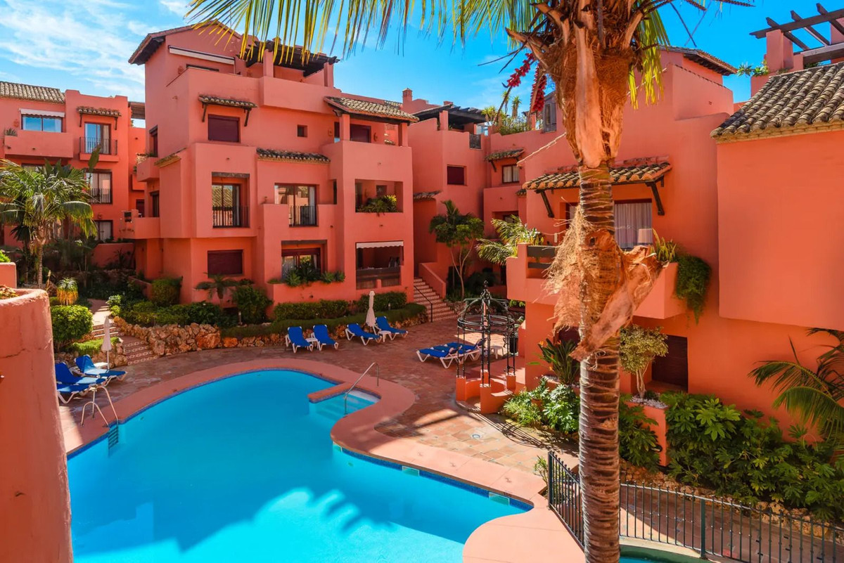2 Bed, 2 Bath, ApartmentFor Sale, Elviria, Malaga