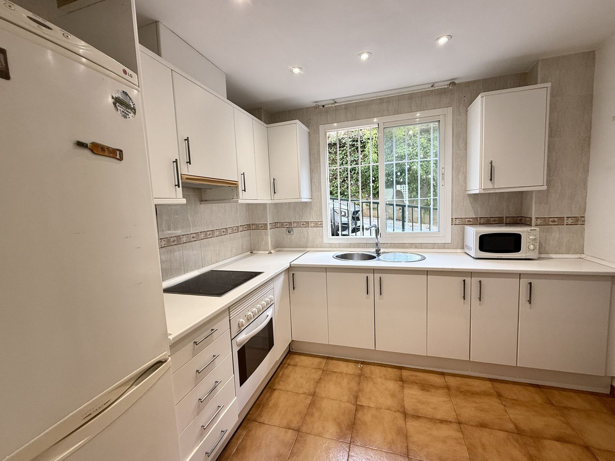 3 Bed, 2 Bath, ApartmentFor Sale, Calahonda, Malaga