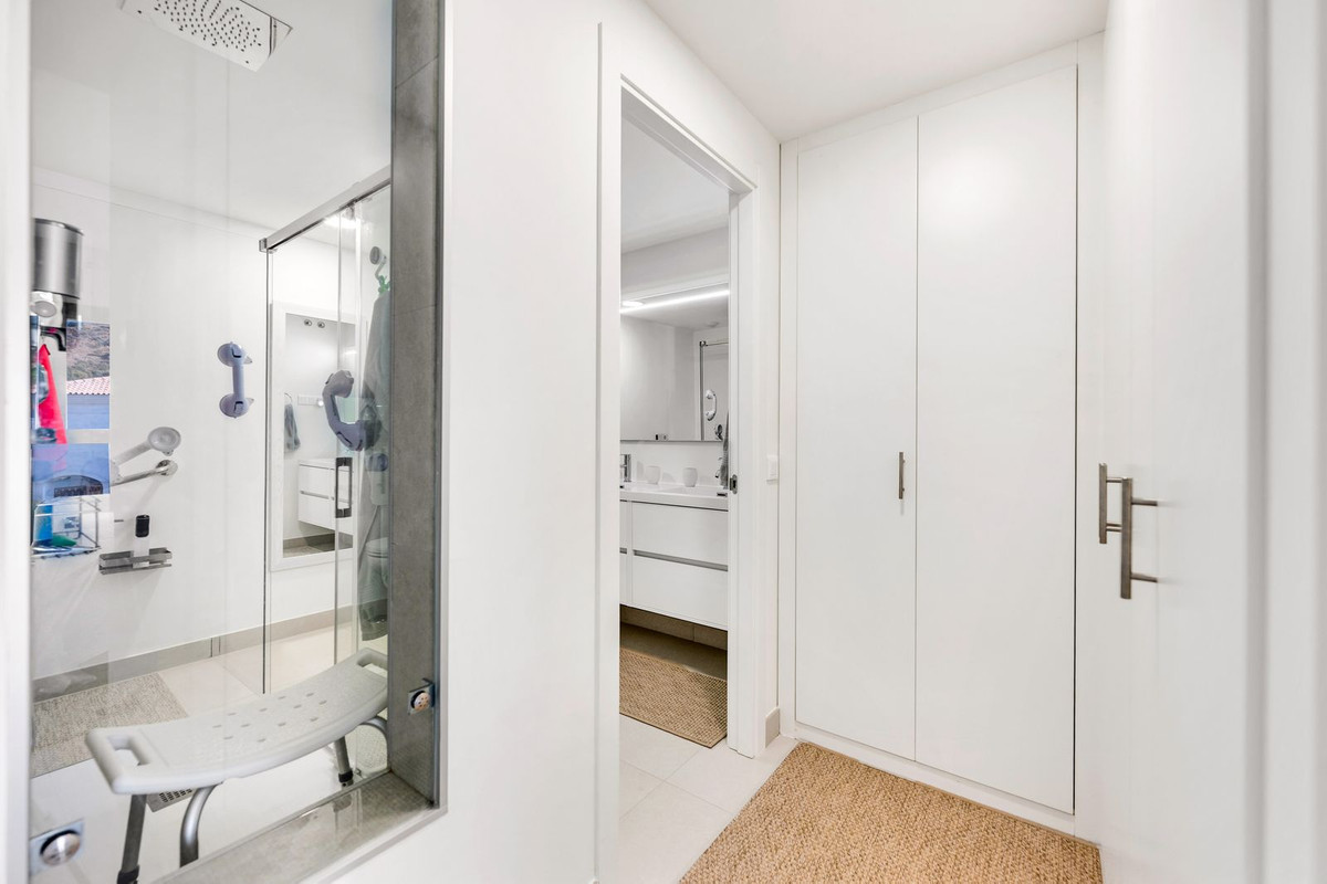 2 Bed, 2 Bath, ApartmentFor Sale, Calanova Golf, Malaga 2 Bed, 2 Bath, ApartmentFor Sale, Calanova Golf, Malaga