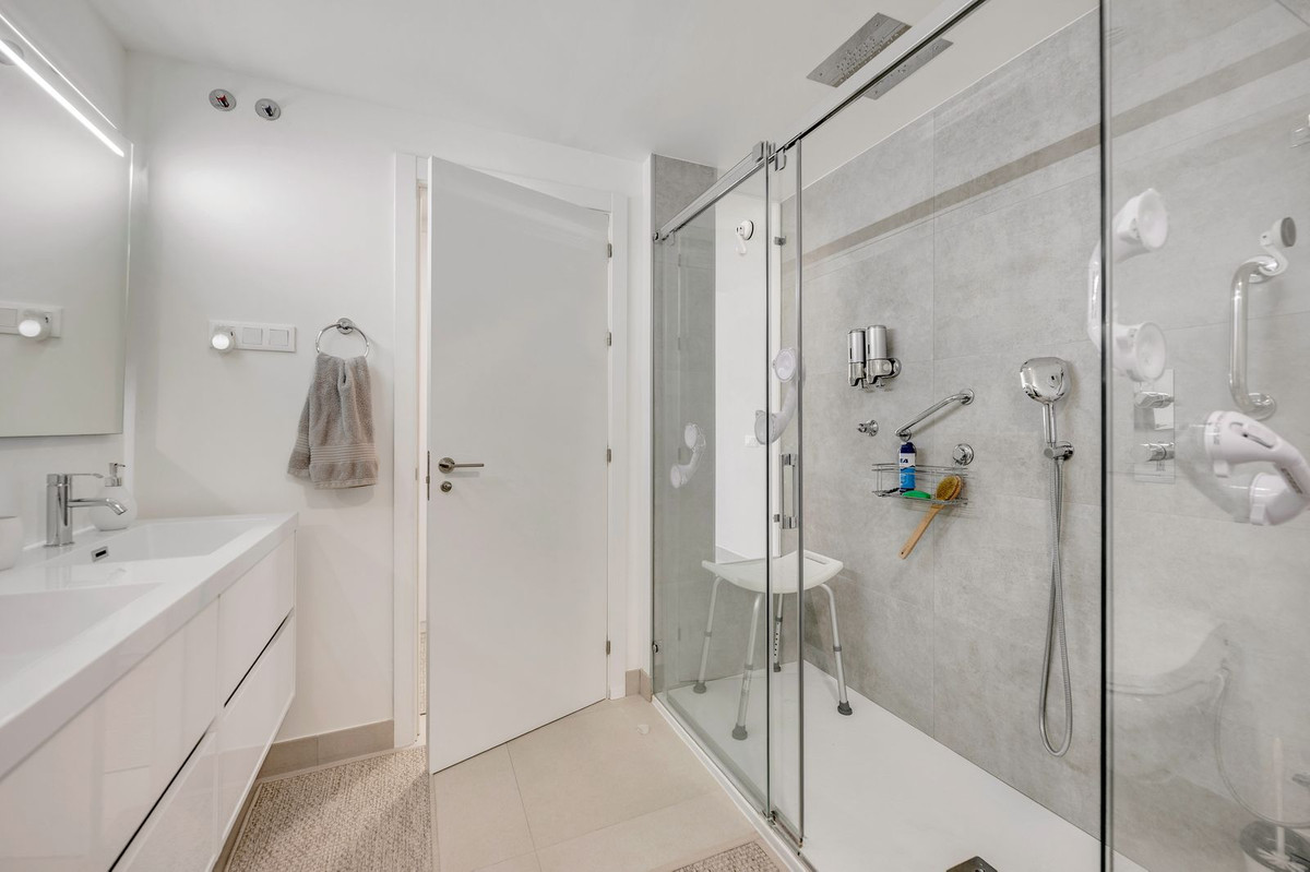 2 Bed, 2 Bath, ApartmentFor Sale, Calanova Golf, Malaga 2 Bed, 2 Bath, ApartmentFor Sale, Calanova Golf, Malaga