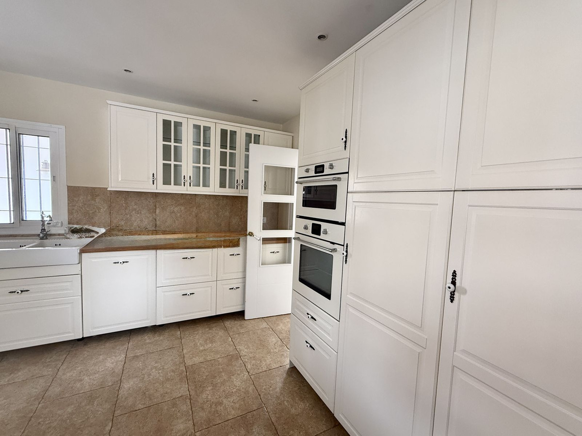 6 Bed, 4 Bath, HouseFor Sale, Fuengirola, Malaga 6 Bed, 4 Bath, HouseFor Sale, Fuengirola, Malaga