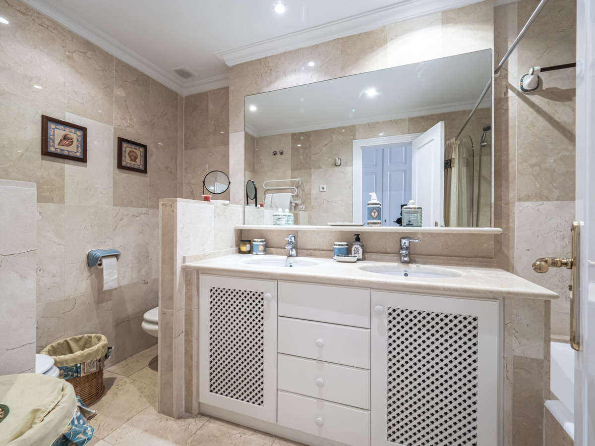 2 Bed, 2 Bath, ApartmentFor Sale, Puerto Banus, Malaga 2 Bed, 2 Bath, ApartmentFor Sale, Puerto Banus, Malaga