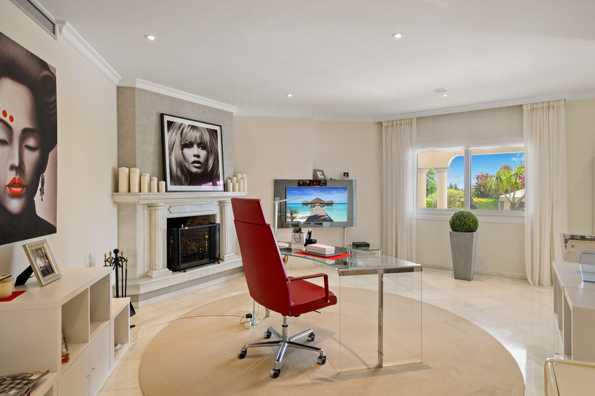 6 Bed, 6 Bath, HouseFor Sale, Nueva Andalucia, Malaga