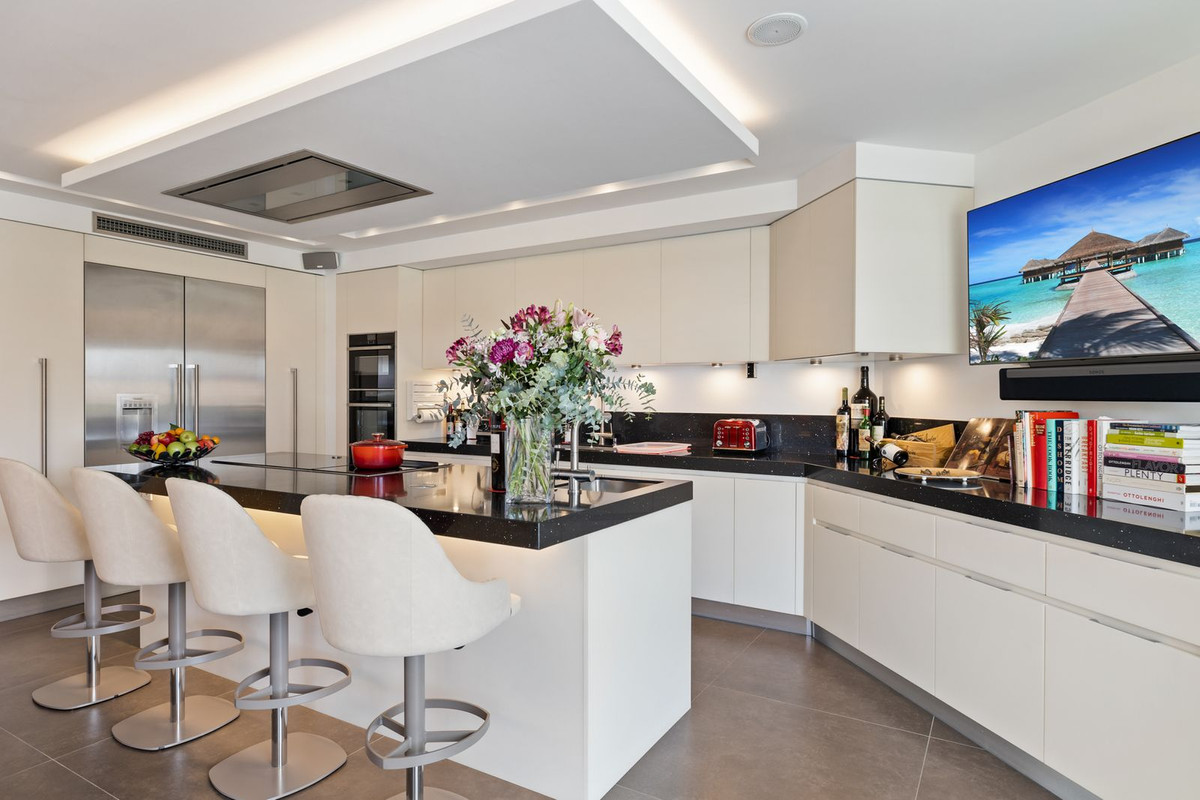 6 Bed, 6 Bath, HouseFor Sale, Nueva Andalucia, Malaga