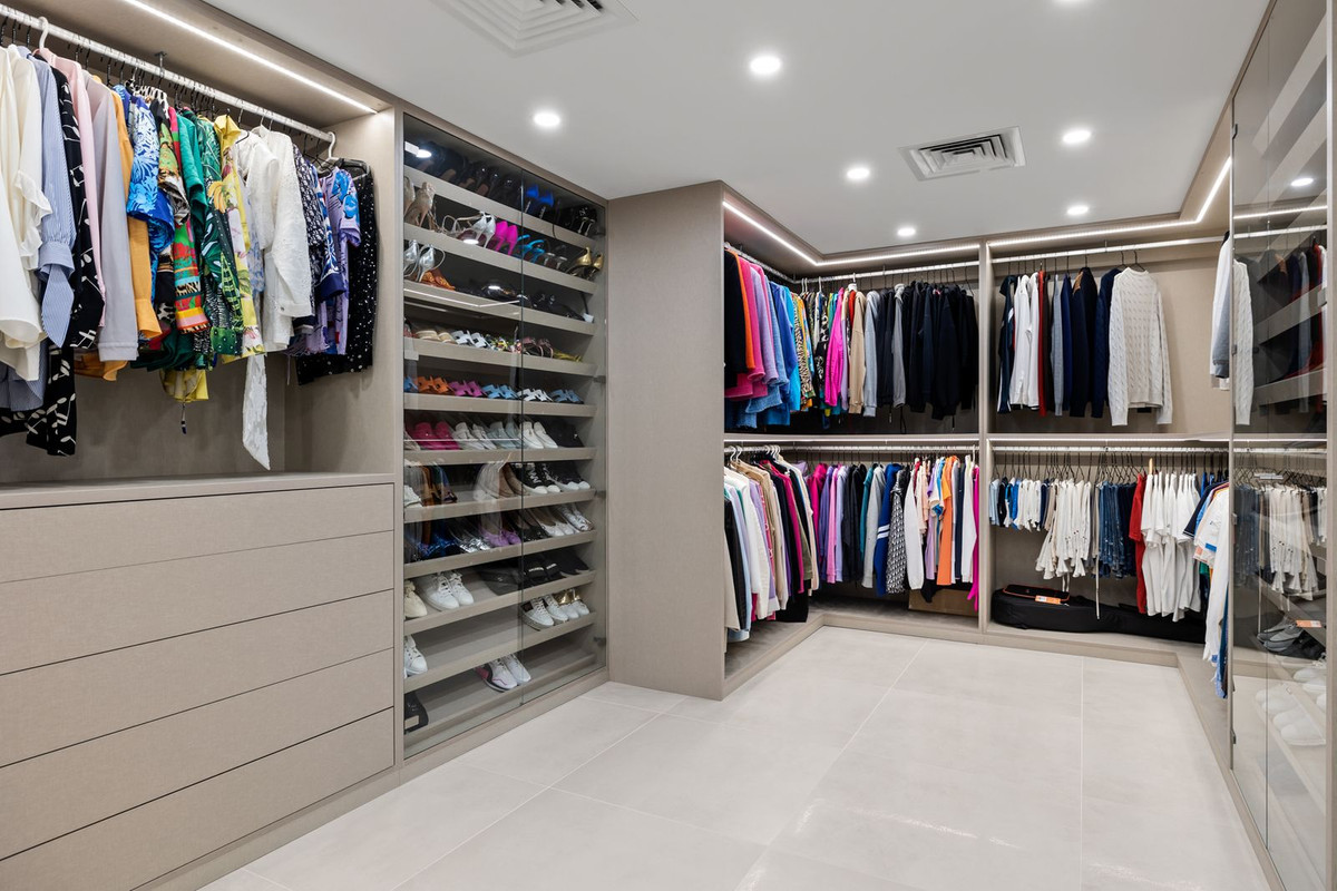 7 Bed, 5 Bath, ApartmentFor Sale, Nueva Andalucia, Malaga 7 Bed, 5 Bath, ApartmentFor Sale, Nueva Andalucia, Malaga