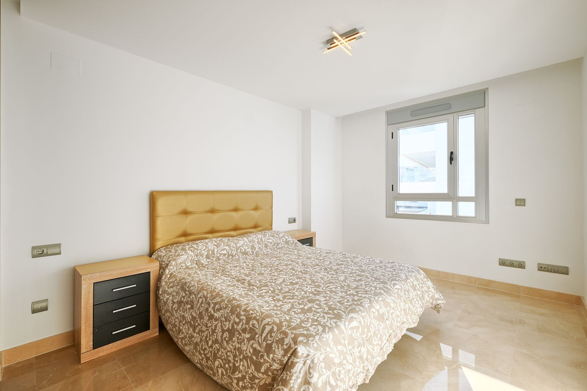 3 Bed, 2 Bath, ApartmentFor Sale, San Pedro de Alcantara, Malaga