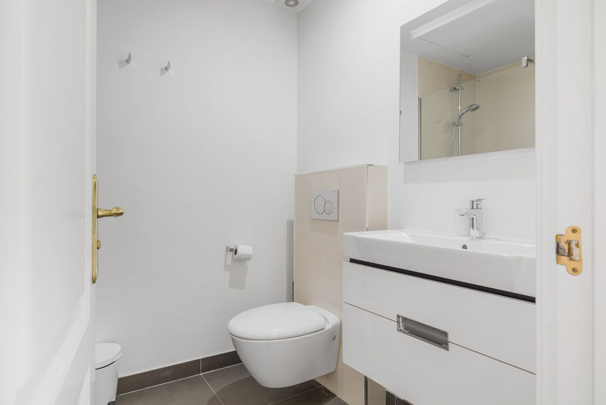 5 Bed, 4 Bath, HouseFor Sale, Benahavis, Malaga 5 Bed, 4 Bath, HouseFor Sale, Benahavis, Malaga