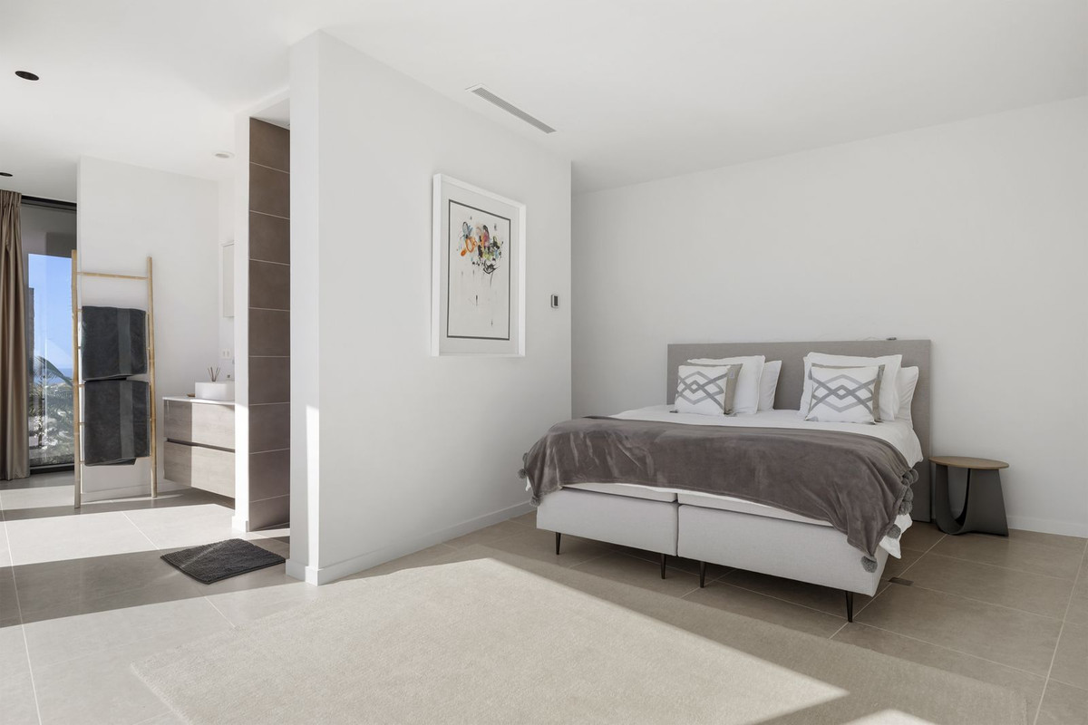 5 Bed, 5 Bath, HouseFor Sale, Benahavis, Malaga 5 Bed, 5 Bath, HouseFor Sale, Benahavis, Malaga