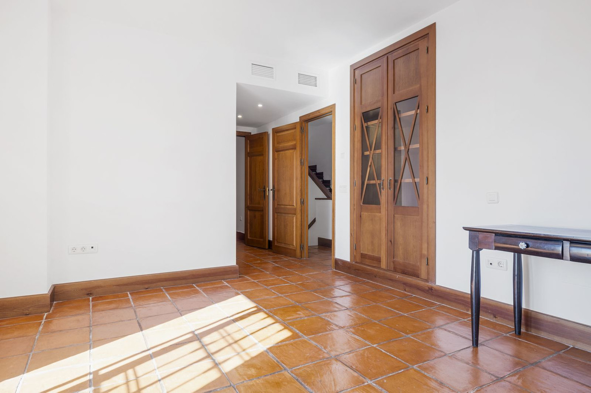 4 Bed, 3 Bath, HouseFor Sale, San Pedro de Alcantara, Malaga 4 Bed, 3 Bath, HouseFor Sale, San Pedro de Alcantara, Malaga