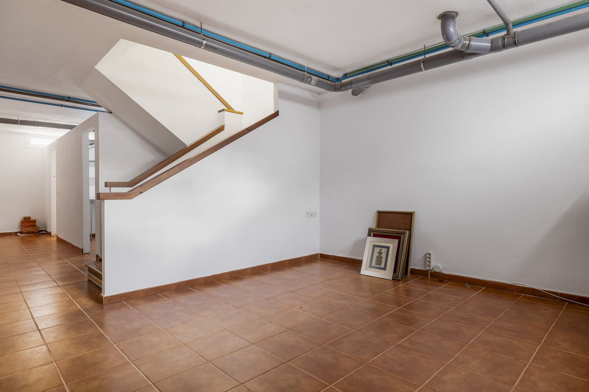 4 Bed, 3 Bath, HouseFor Sale, San Pedro de Alcantara, Malaga 4 Bed, 3 Bath, HouseFor Sale, San Pedro de Alcantara, Malaga