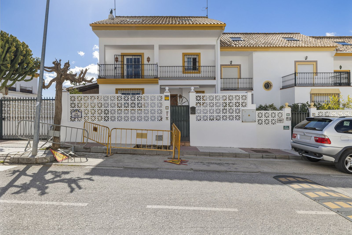 4 Bed, 3 Bath, HouseFor Sale, San Pedro de Alcantara, Malaga 4 Bed, 3 Bath, HouseFor Sale, San Pedro de Alcantara, Malaga