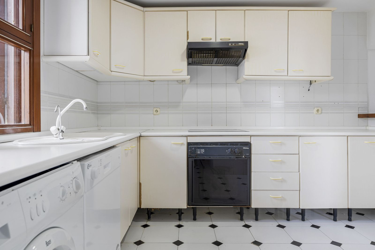 2 Bed, 1 Bath, HouseFor Sale, Estepona, Malaga 2 Bed, 1 Bath, HouseFor Sale, Estepona, Malaga