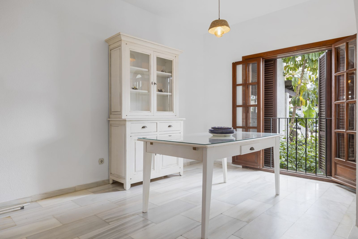 2 Bed, 1 Bath, HouseFor Sale, Estepona, Malaga 2 Bed, 1 Bath, HouseFor Sale, Estepona, Malaga