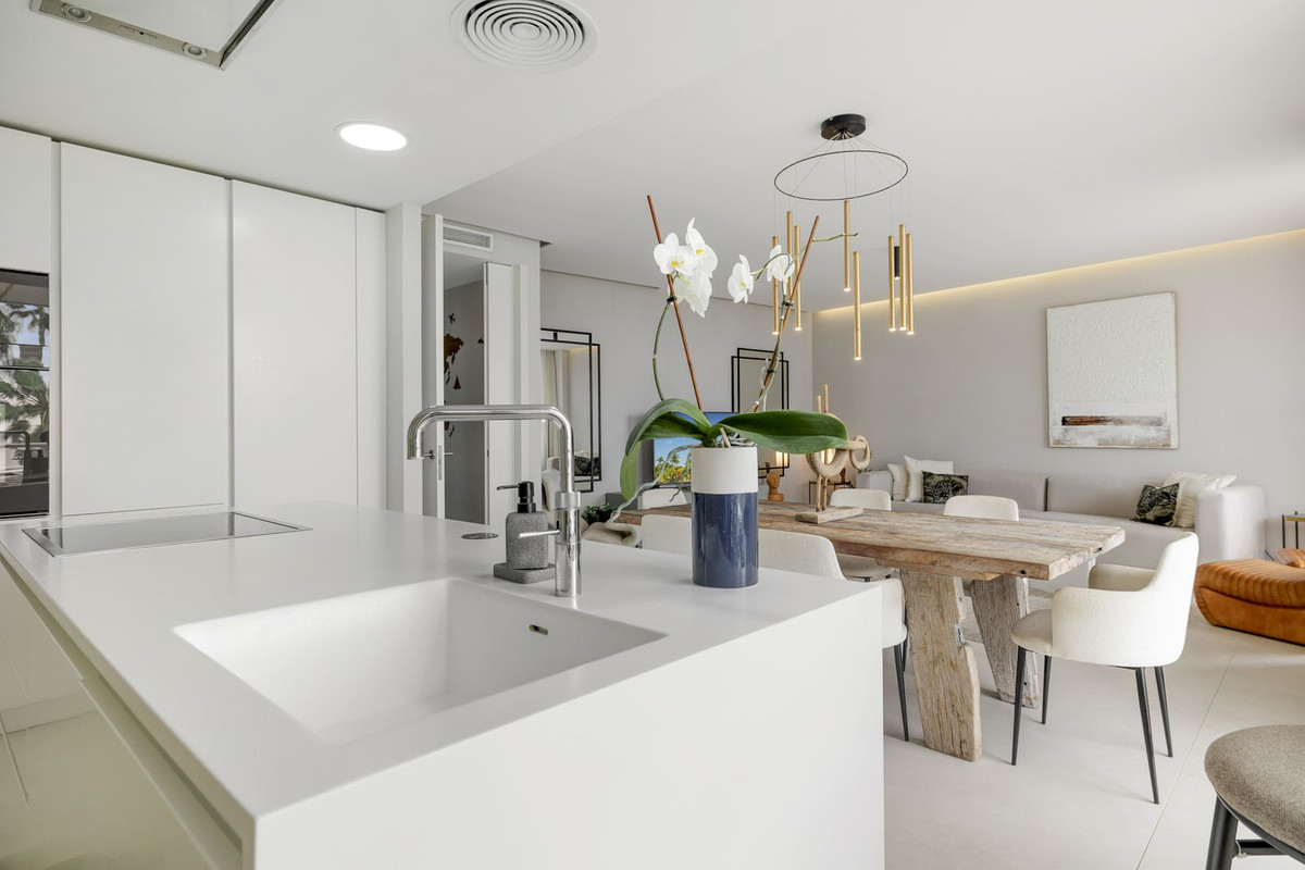 3 Bed, 2 Bath, ApartmentFor Sale, Estepona, Malaga 3 Bed, 2 Bath, ApartmentFor Sale, Estepona, Malaga