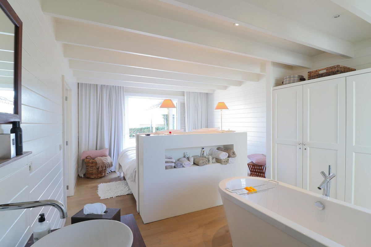 4 Bed, 2 Bath, HouseFor Sale, Benahavis, Malaga 4 Bed, 2 Bath, HouseFor Sale, Benahavis, Malaga