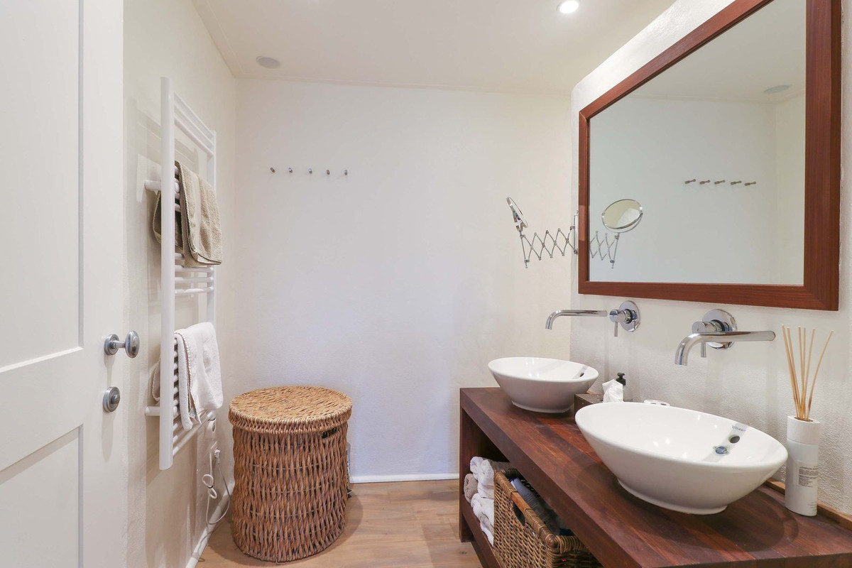 4 Bed, 2 Bath, HouseFor Sale, Benahavis, Malaga 4 Bed, 2 Bath, HouseFor Sale, Benahavis, Malaga