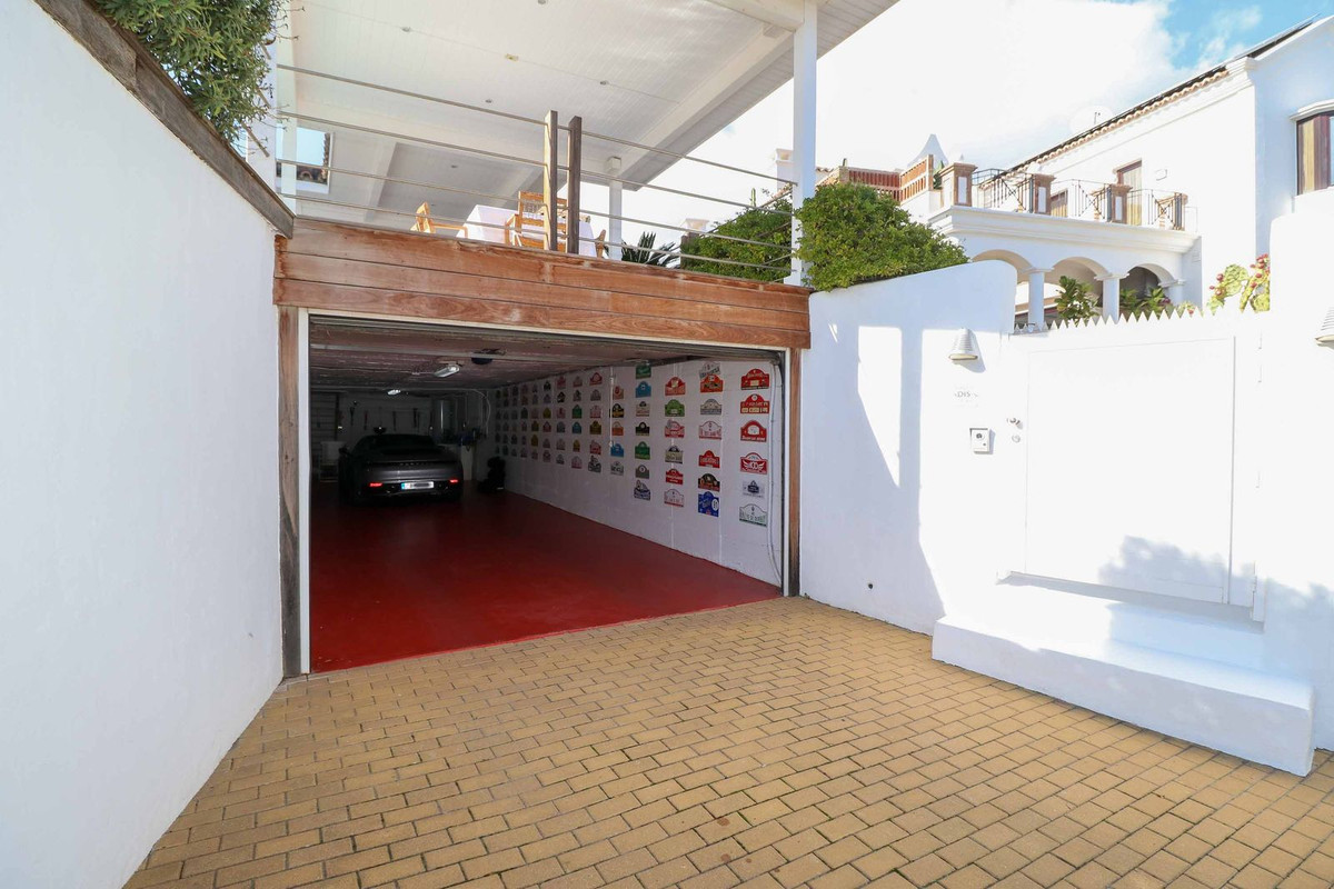 4 Bed, 2 Bath, HouseFor Sale, Benahavis, Malaga 4 Bed, 2 Bath, HouseFor Sale, Benahavis, Malaga