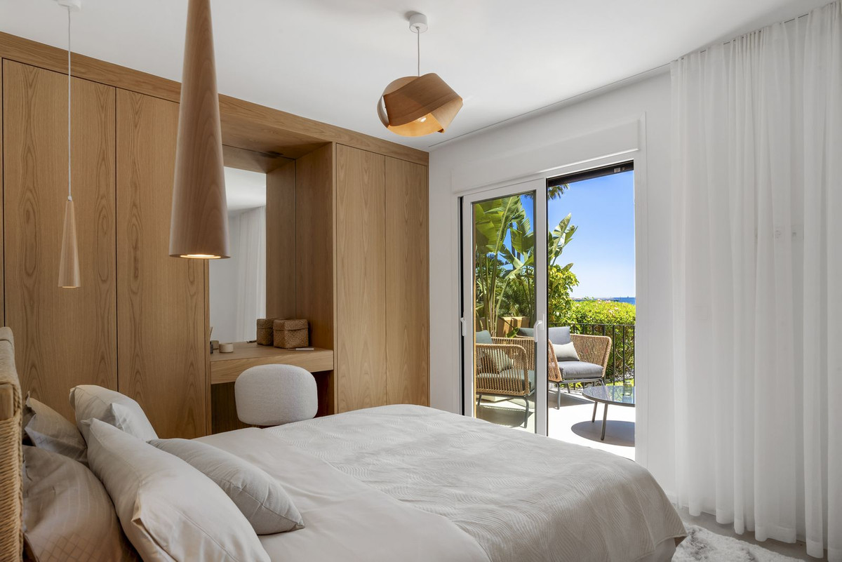 3 Bed, 2 Bath, ApartmentFor Sale, Estepona, Malaga 3 Bed, 2 Bath, ApartmentFor Sale, Estepona, Malaga