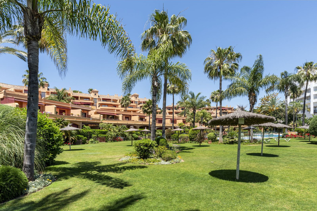3 Bed, 2 Bath, ApartmentFor Sale, Estepona, Malaga 3 Bed, 2 Bath, ApartmentFor Sale, Estepona, Malaga