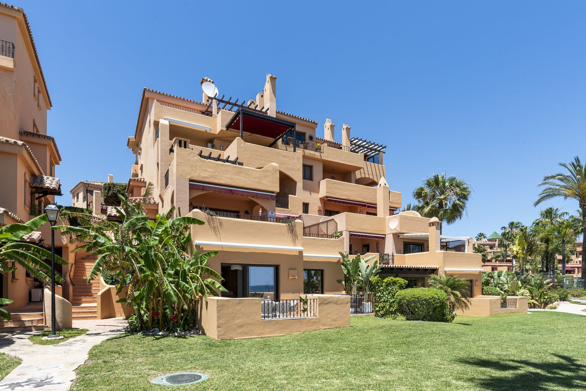 3 Bed, 2 Bath, ApartmentFor Sale, Estepona, Malaga 3 Bed, 2 Bath, ApartmentFor Sale, Estepona, Malaga