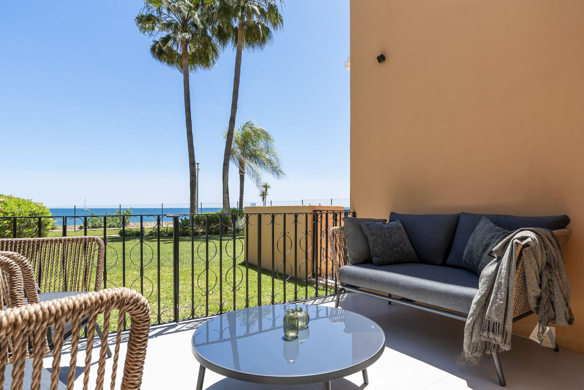 3 Bed, 2 Bath, ApartmentFor Sale, Estepona, Malaga 3 Bed, 2 Bath, ApartmentFor Sale, Estepona, Malaga