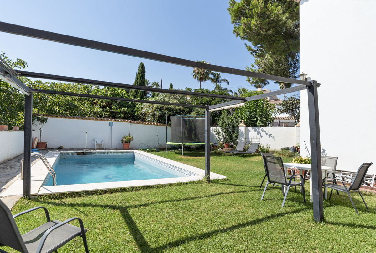 6 Bed, 3 Bath, HouseFor Sale, Estepona, Malaga