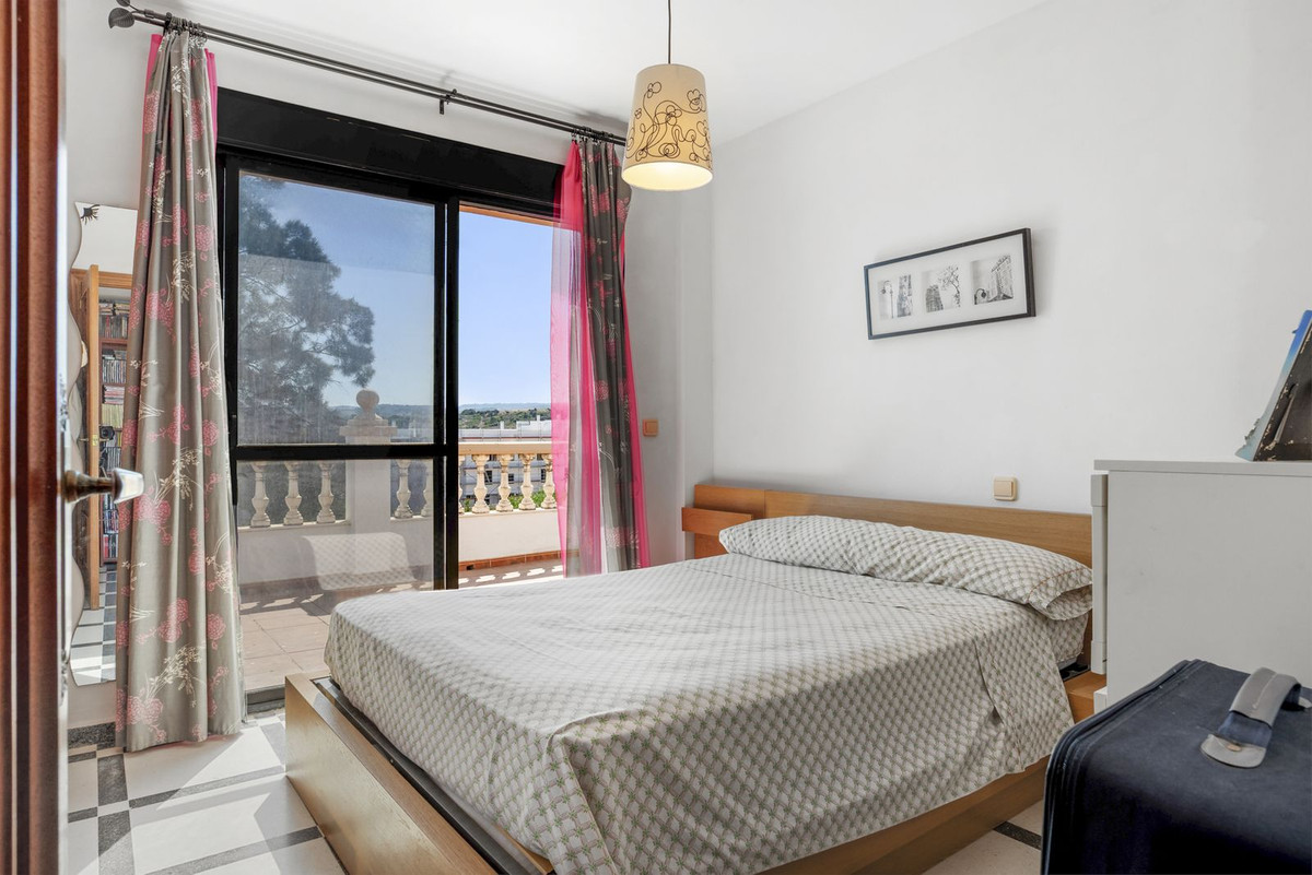 6 Bed, 3 Bath, HouseFor Sale, Estepona, Malaga