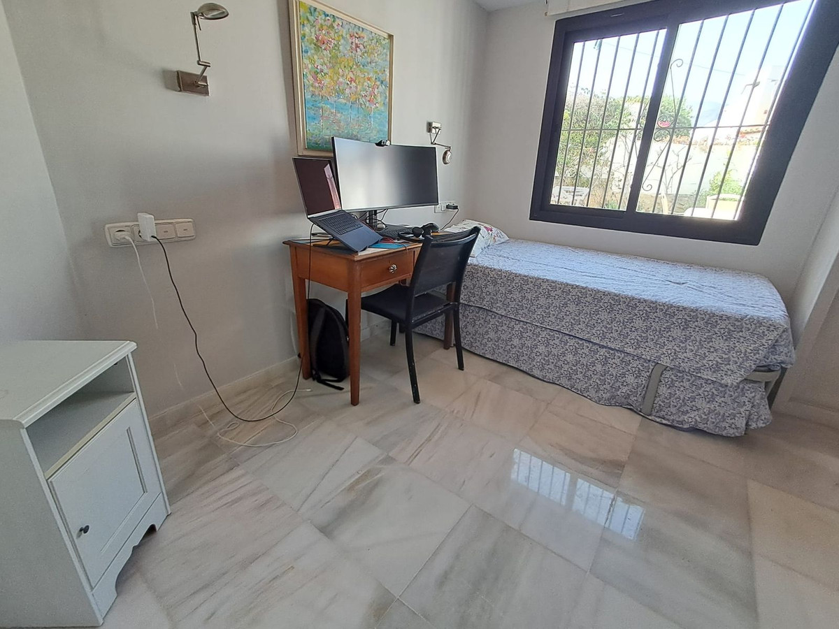 5 Bed, 4 Bath, HouseFor Sale, Estepona, Malaga 5 Bed, 4 Bath, HouseFor Sale, Estepona, Malaga