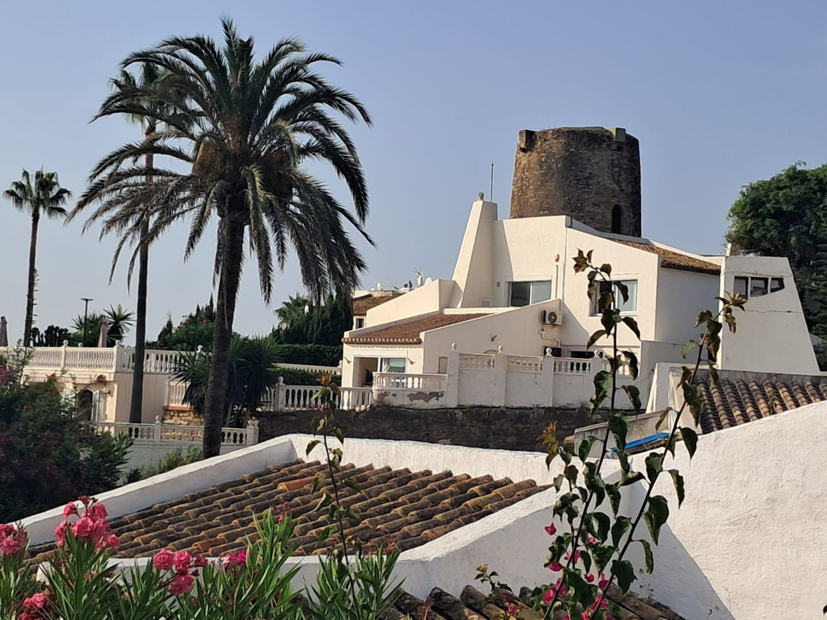 5 Bed, 4 Bath, HouseFor Sale, Estepona, Malaga 5 Bed, 4 Bath, HouseFor Sale, Estepona, Malaga