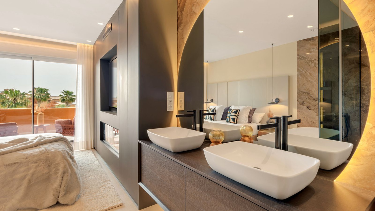 3 Bed, 2 Bath, ApartmentFor Sale, Estepona, Malaga 3 Bed, 2 Bath, ApartmentFor Sale, Estepona, Malaga