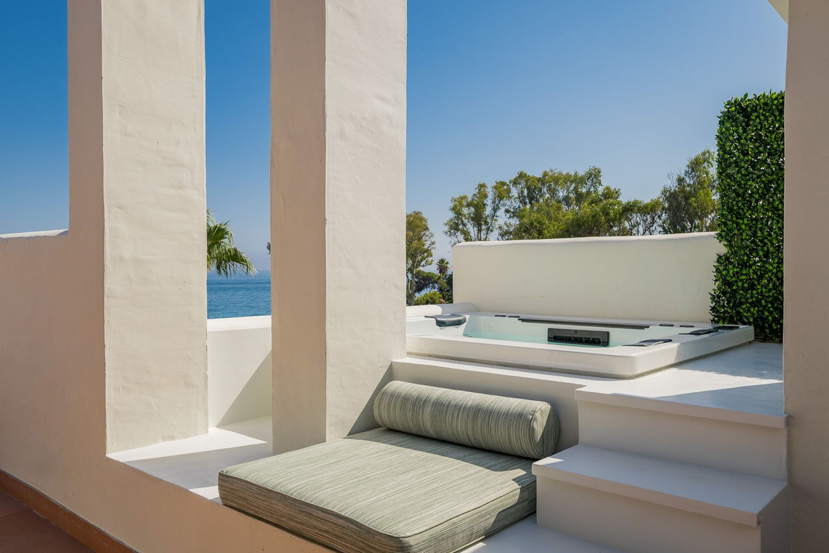 3 Bed, 3 Bath, ApartmentFor Sale, Estepona, Malaga 3 Bed, 3 Bath, ApartmentFor Sale, Estepona, Malaga