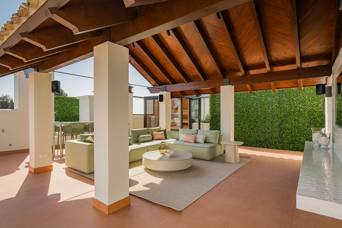 3 Bed, 3 Bath, ApartmentFor Sale, Estepona, Malaga 3 Bed, 3 Bath, ApartmentFor Sale, Estepona, Malaga