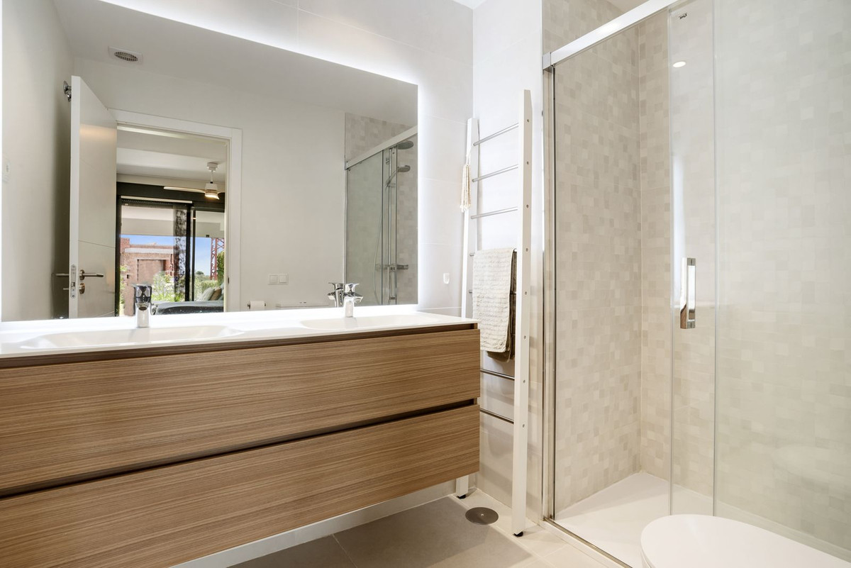 2 Bed, 2 Bath, ApartmentFor Sale, Estepona, Malaga 2 Bed, 2 Bath, ApartmentFor Sale, Estepona, Malaga