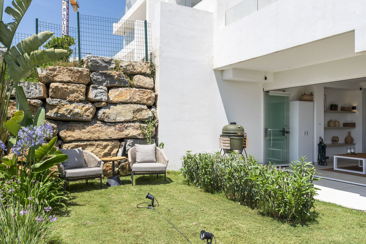 2 Bed, 2 Bath, ApartmentFor Sale, Estepona, Malaga 2 Bed, 2 Bath, ApartmentFor Sale, Estepona, Malaga