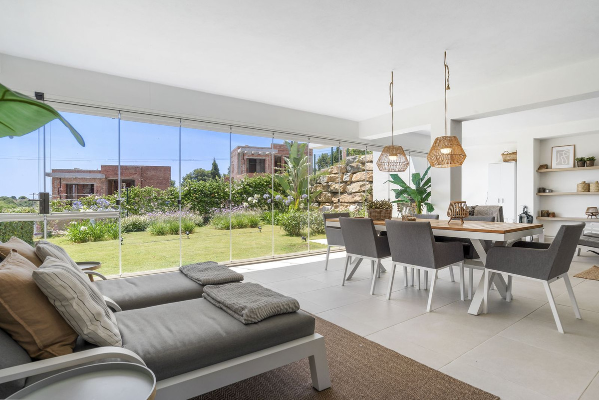 2 Bed, 2 Bath, ApartmentFor Sale, Estepona, Malaga 2 Bed, 2 Bath, ApartmentFor Sale, Estepona, Malaga