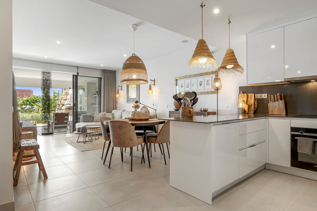 2 Bed, 2 Bath, ApartmentFor Sale, Estepona, Malaga 2 Bed, 2 Bath, ApartmentFor Sale, Estepona, Malaga