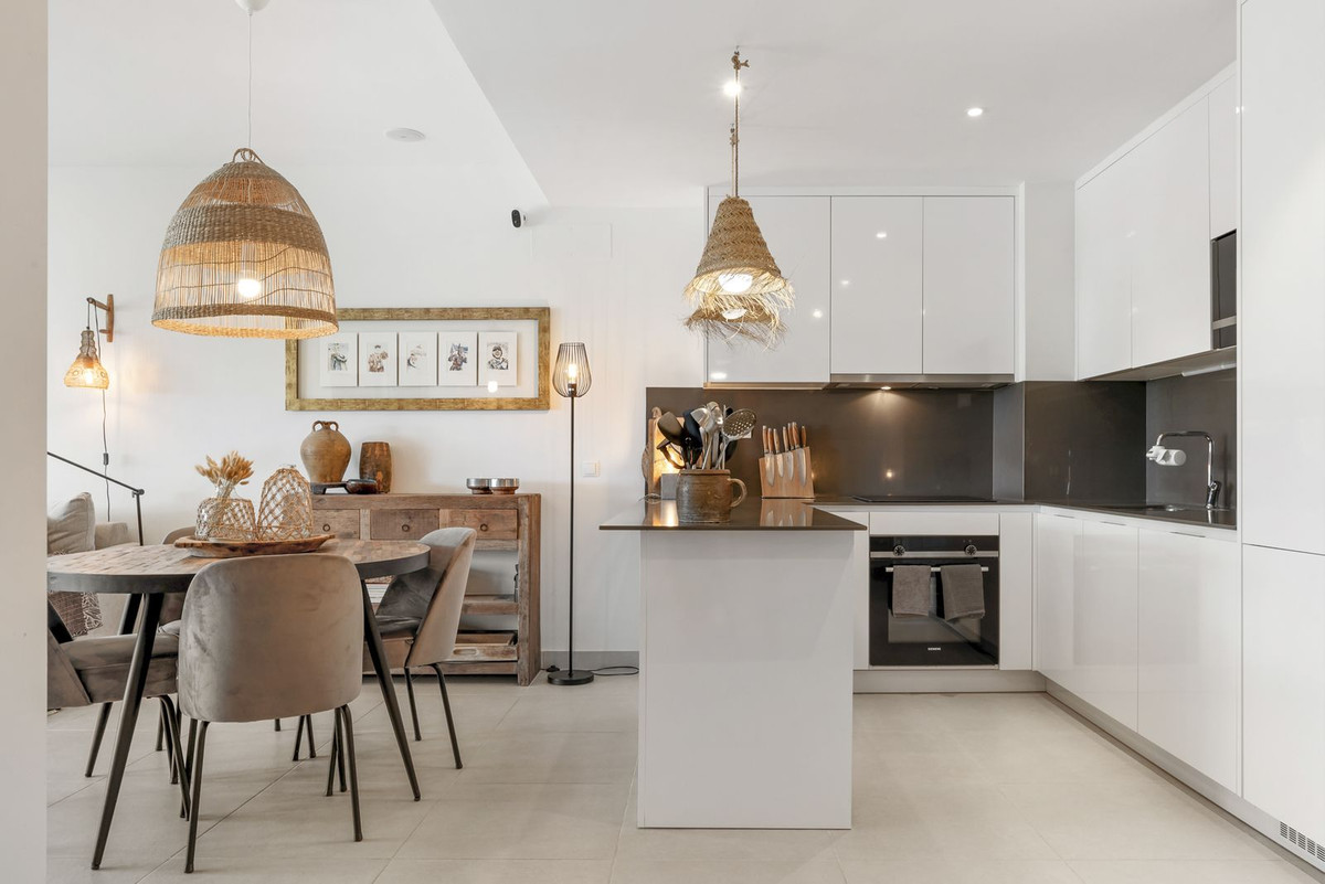 2 Bed, 2 Bath, ApartmentFor Sale, Estepona, Malaga 2 Bed, 2 Bath, ApartmentFor Sale, Estepona, Malaga