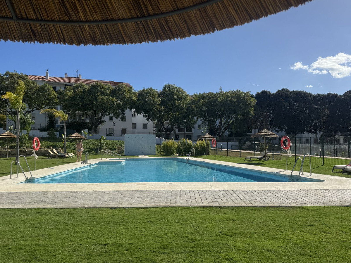 2 Bed, 2 Bath, ApartmentFor Sale, Selwo, Malaga