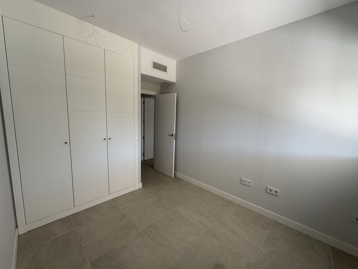 2 Bed, 2 Bath, ApartmentFor Sale, Selwo, Malaga